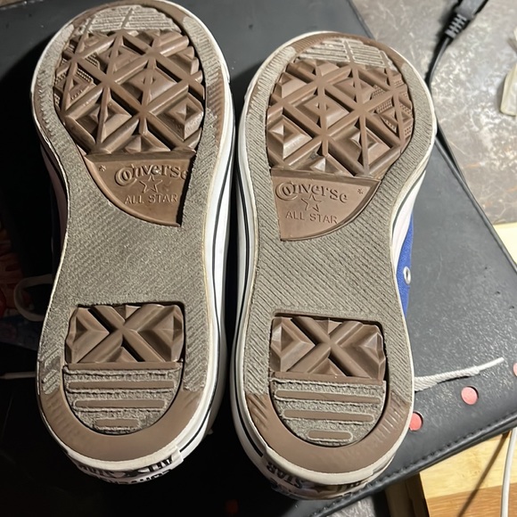 Converse women’s size 6 men’s size 4 - Picture 5 of 8